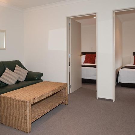 Colombo In The City Christchurch Exteriér fotografie A typical two bedroom apartment