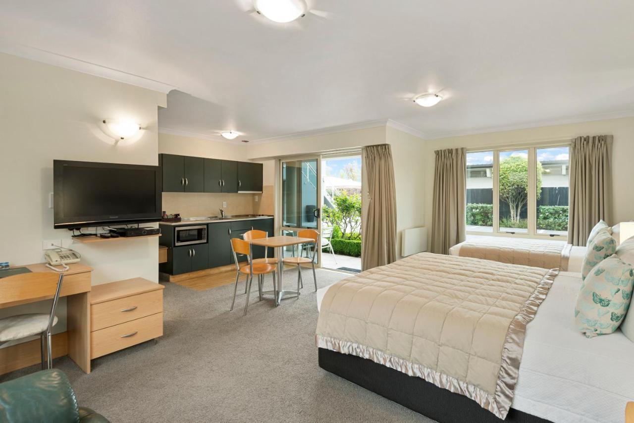Colombo In The City Christchurch Exteriér fotografie A studio apartment in New Zealand